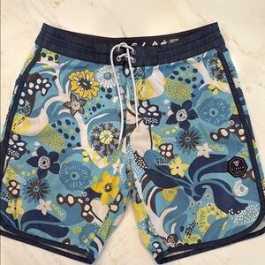 VISSLA Blue and Yellow Dynamic Board Shorts Men's Size 30